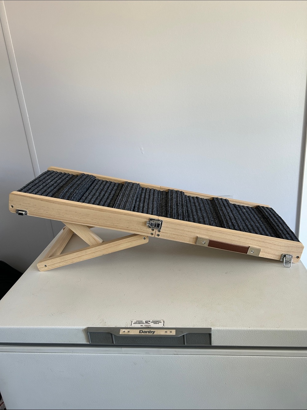 Adjustable Foldable Pet Ramp in Natural Wood with Dark Gray Carpet  (NWOT)